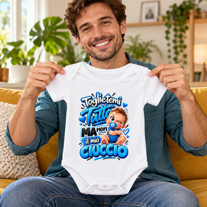 Body Toglietemi tutto ma non il mio ciuccio, nuova grafica bimbo – ambientazione illustrativa