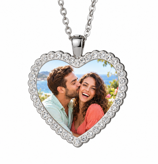 Collana personalizzata – esempio illustrativo con foto di coppia