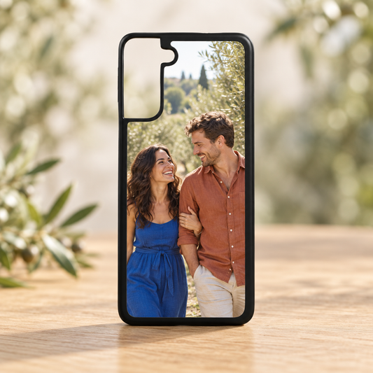 Cover Samsung S22 / S22 Plus / S22 Ultra – nuova ambientazione illustrativa con esempio di personalizzazione Manà Gadget