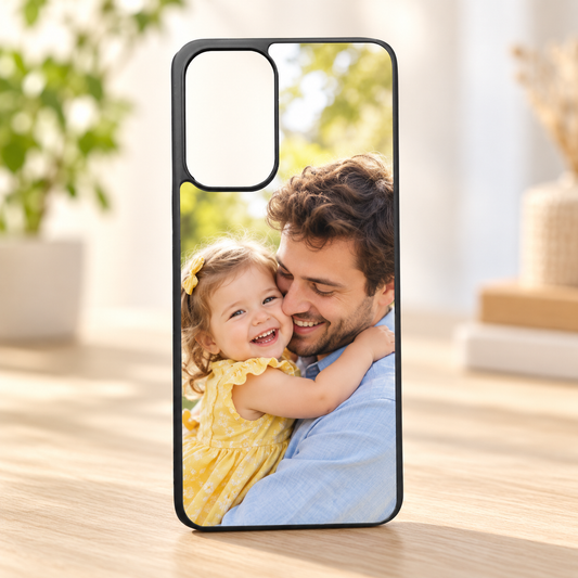Cover Samsung A23 – nuova ambientazione illustrativa con esempio di personalizzazione Manà Gadget