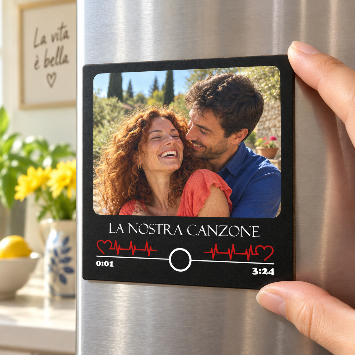 Calamita sonora – nuova ambientazione illustrativa Manà Gadget